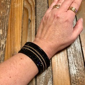 Black beaded bracelet NWT